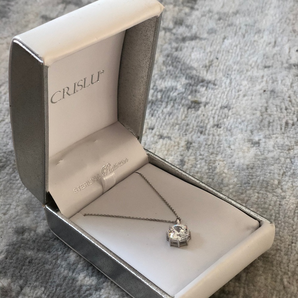 Crislu Royal Cut Pendant